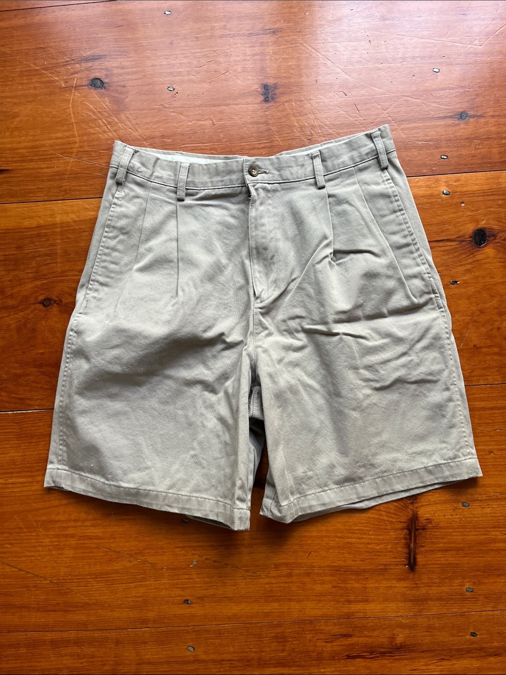Chaps Men's Flat Front Khaki Shorts - Tan